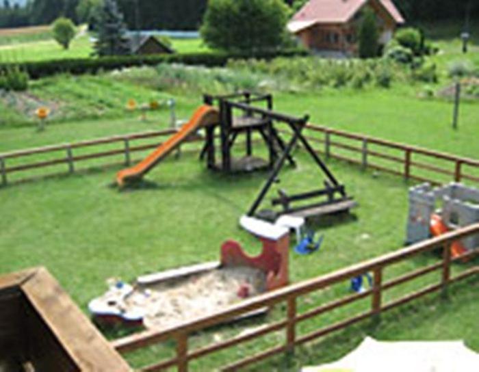 Schmautz Ferienwohnungen & Zimmer Miklauzhof ภายนอก รูปภาพ