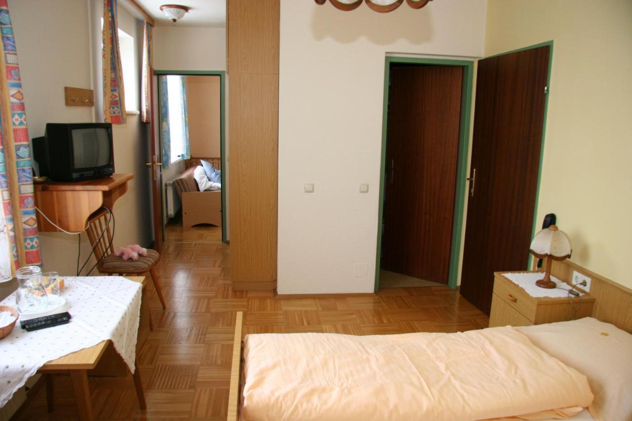 Schmautz Ferienwohnungen & Zimmer Miklauzhof ภายนอก รูปภาพ