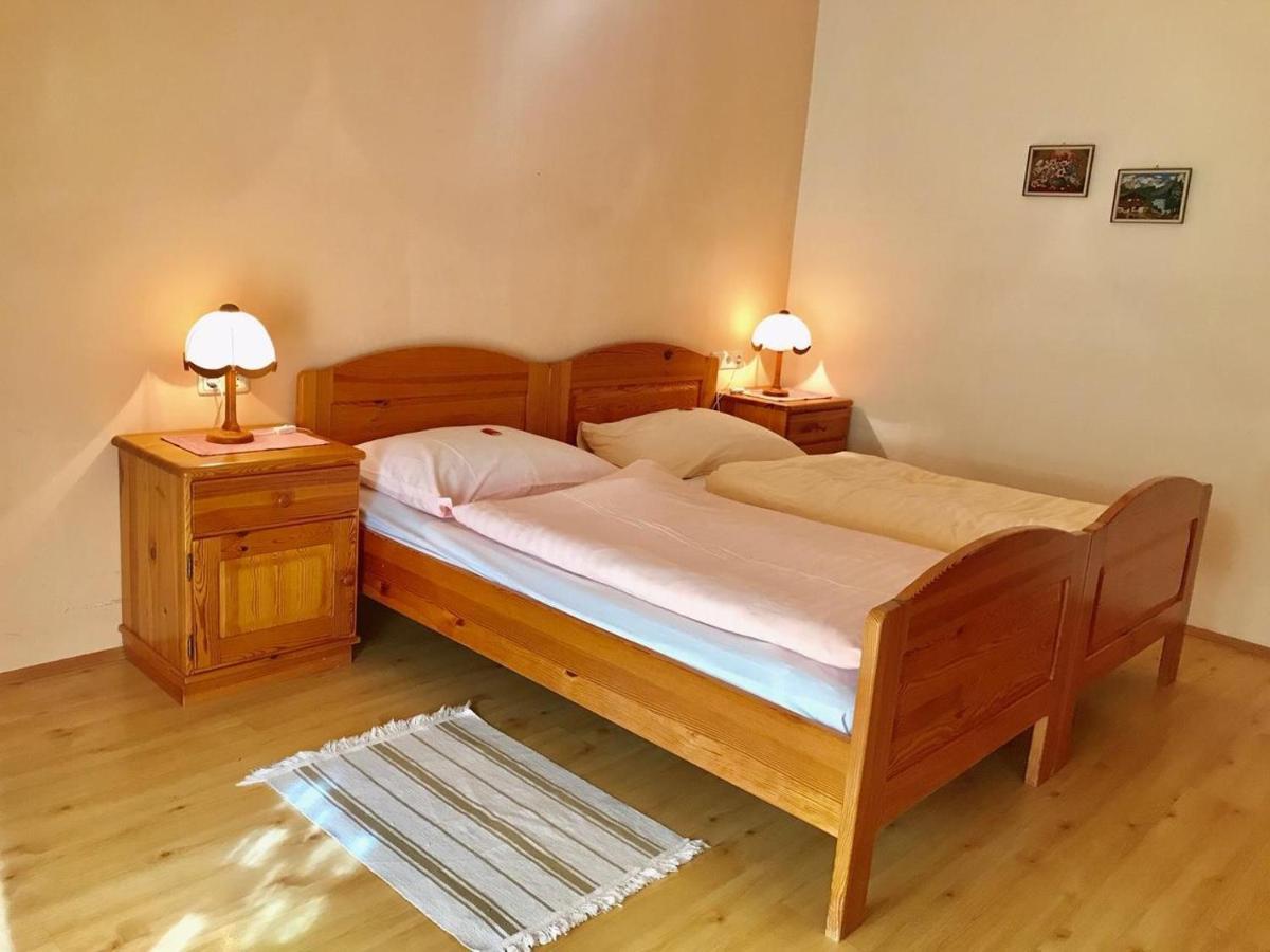 Schmautz Ferienwohnungen & Zimmer Miklauzhof ภายนอก รูปภาพ