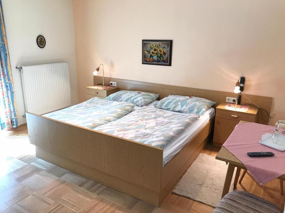 Schmautz Ferienwohnungen & Zimmer Miklauzhof ภายนอก รูปภาพ