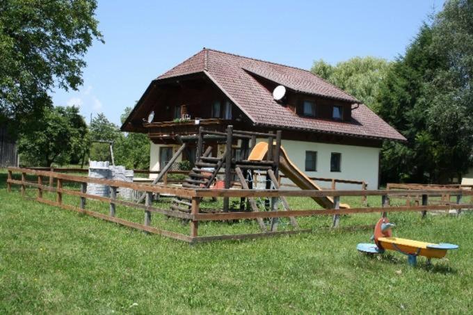 Schmautz Ferienwohnungen & Zimmer Miklauzhof ภายนอก รูปภาพ